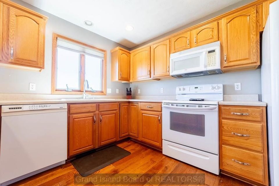 911 e south st b 3