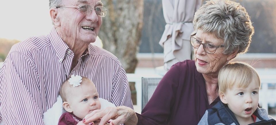 Grandparents 1969824 960 72020180409 25447 14kkp1w