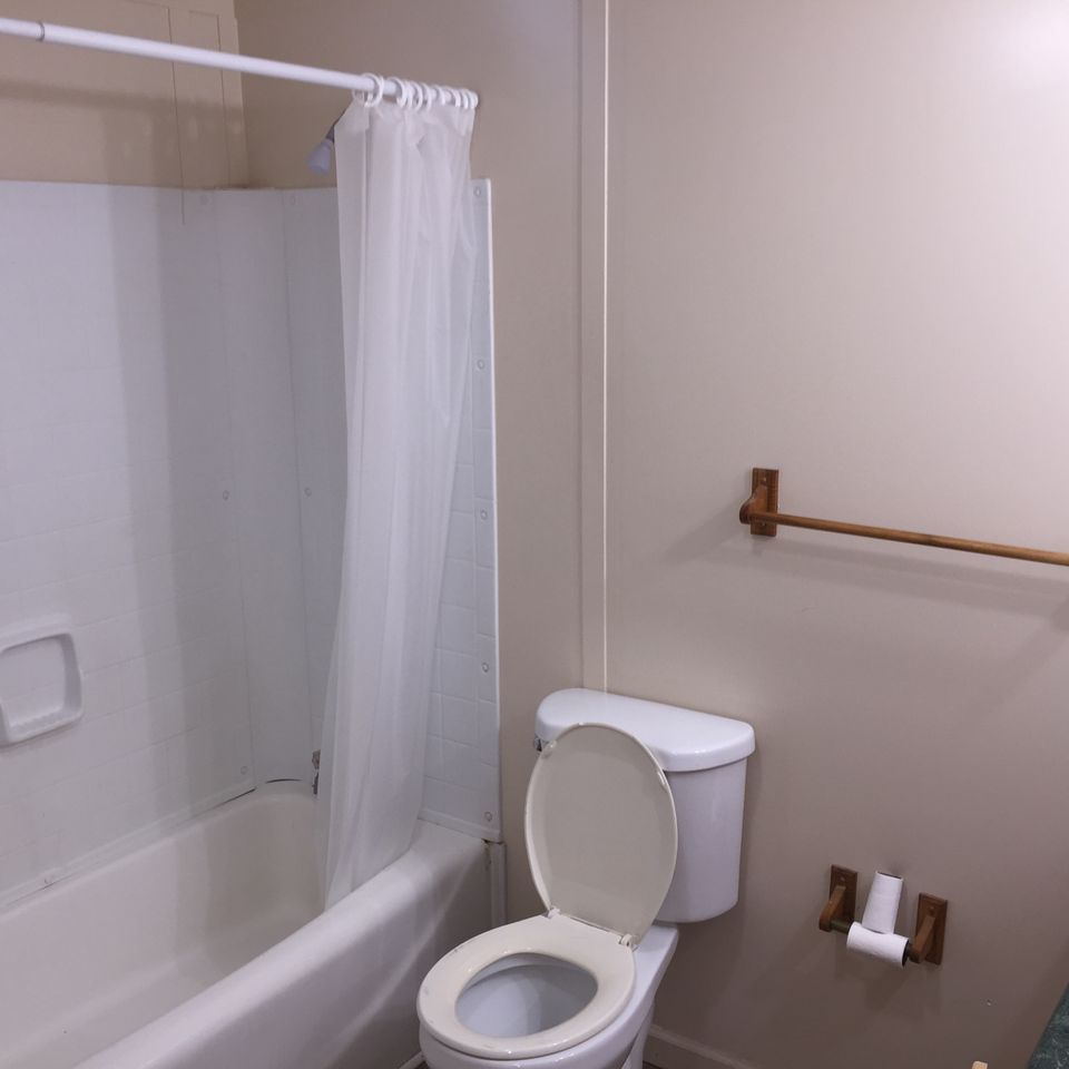 Lot 17 bath