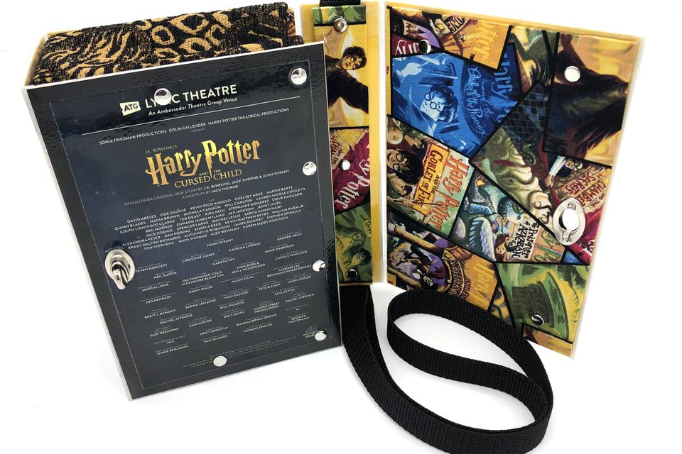 Purse harry potter inside
