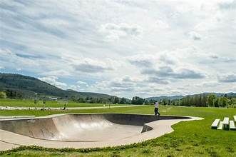 Skate park bowl