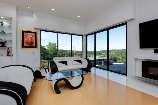 Symphony house living room lake view