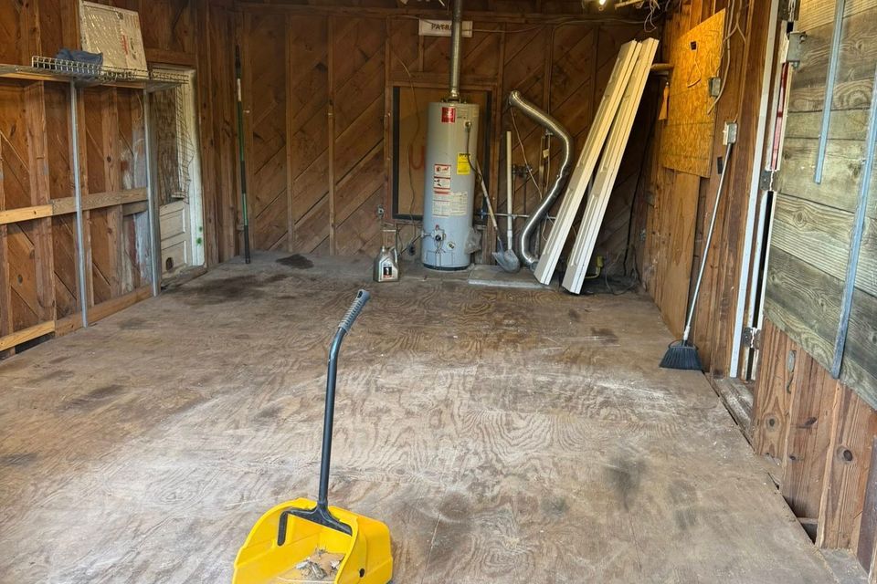 Garage & shed cleanout done by JNJ Hauling Solutions of Citrus County 