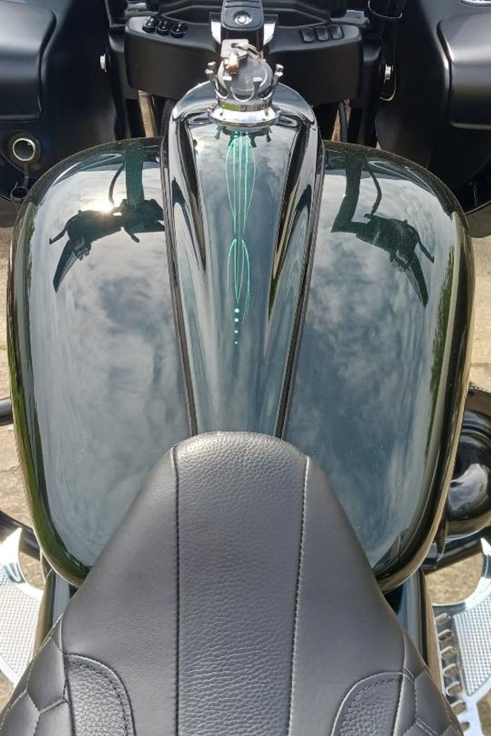 Creative custom pinstriping design and artistic projects created by Skeeter's Grafix.