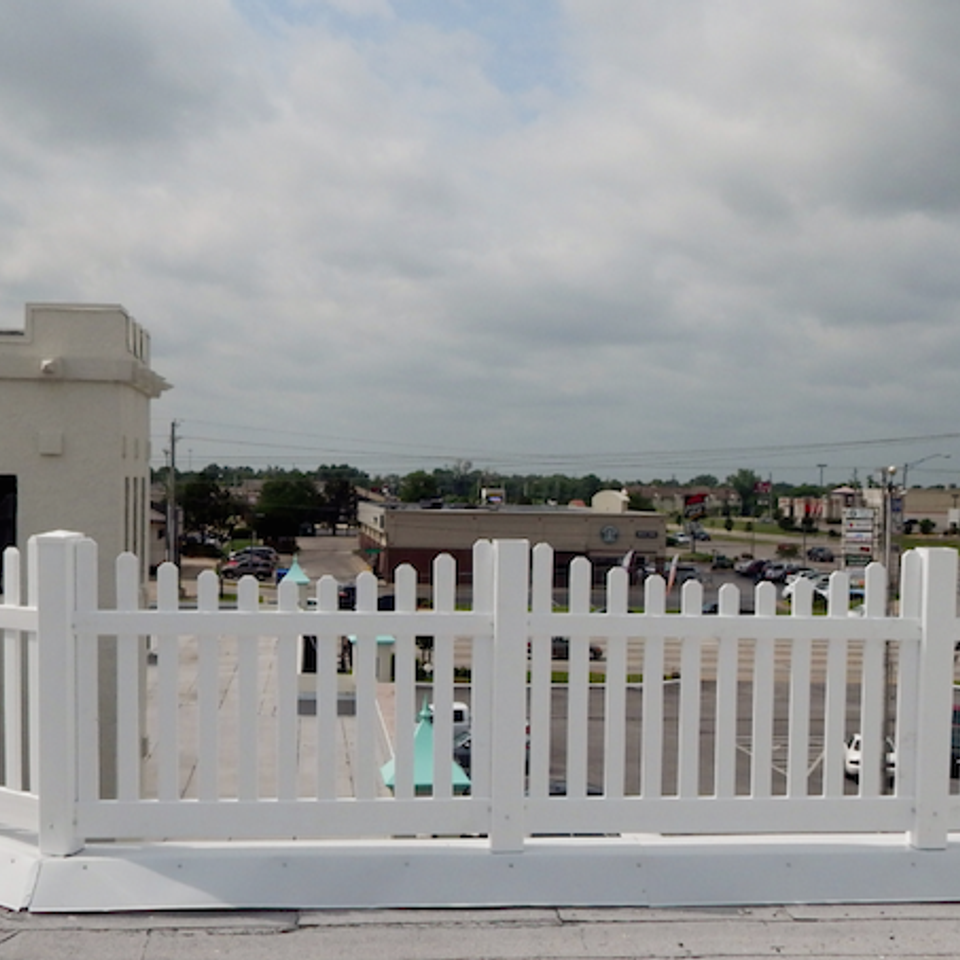 Midland vinyl fence   deck company   tulsa and coweta  oklahoma   vinyl metal wood fence sales and installation   picket   vinyl white picket fence roof security and safety 220170609 9845 190vads