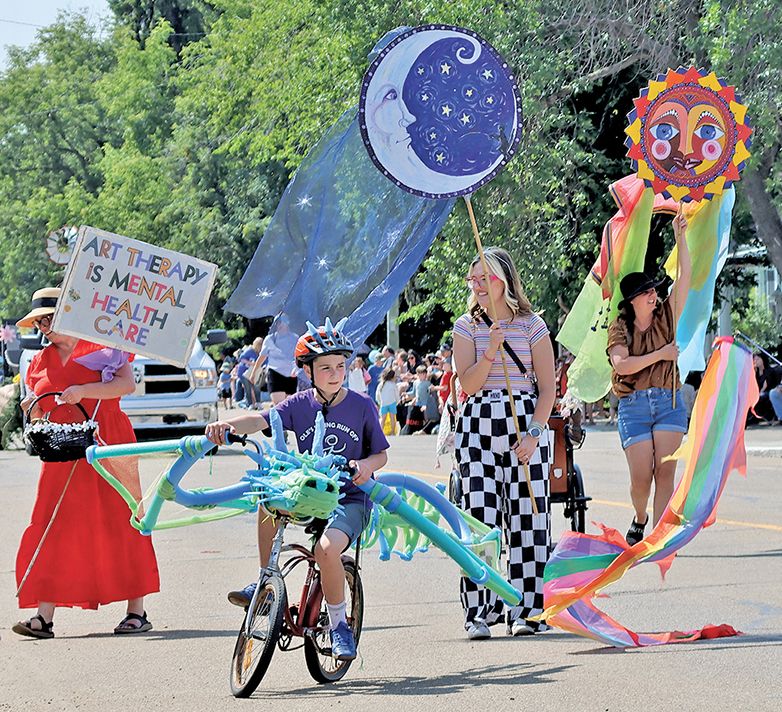 Parade 4