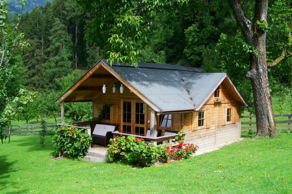 Small wooden house g31741c154 1920
