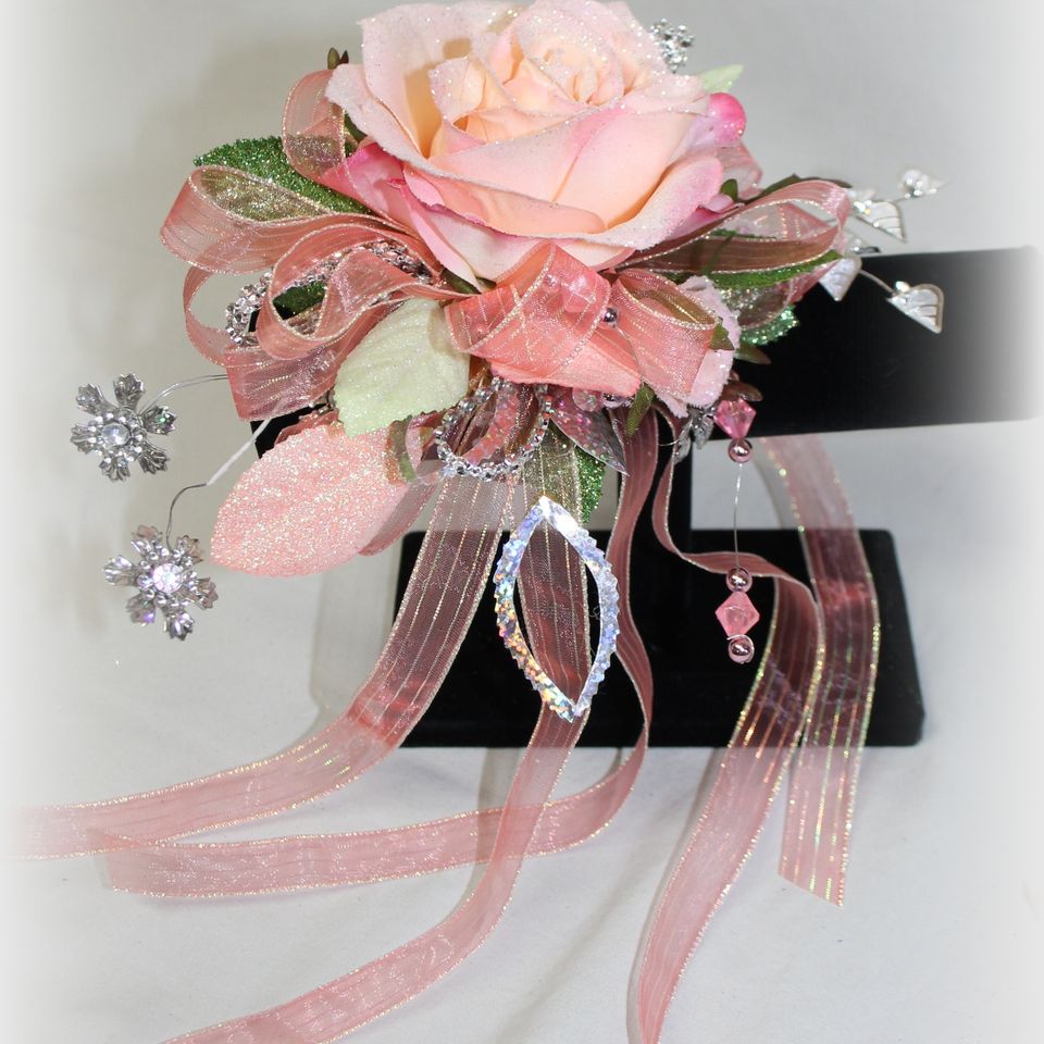 Prom c 12720180611 8050 ajwgjo