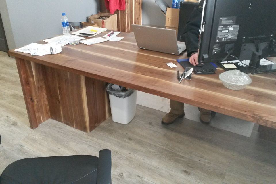 Puchalla desk 3