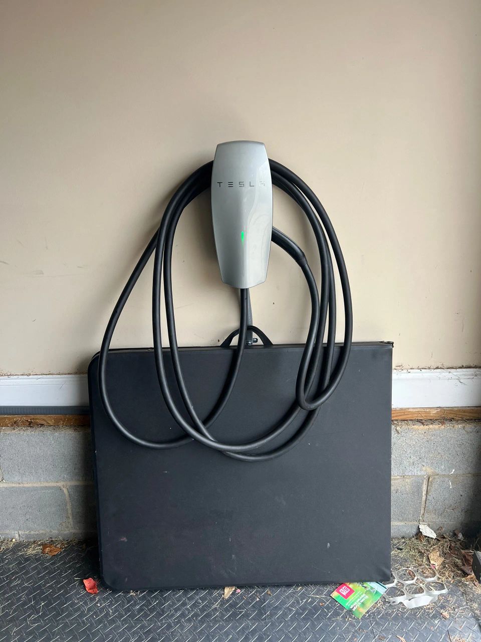 Electrician Tesla Charger, Harris Electrical Contractors Cary NC, Harris Electrical Contractors Durham NC, EV Charging Stations for Home