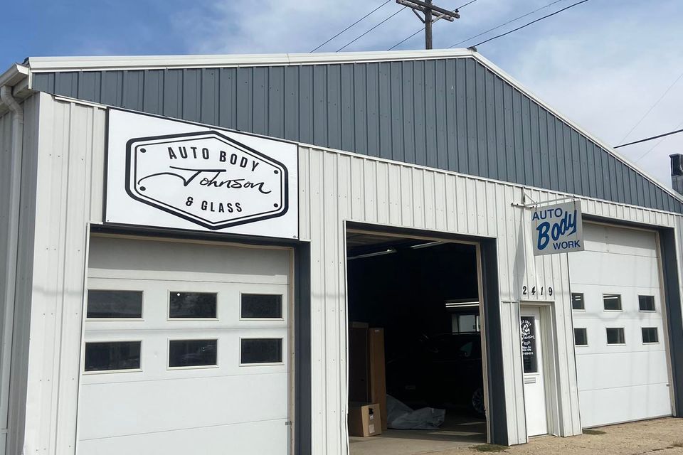 Johnson auto body and glass building 1