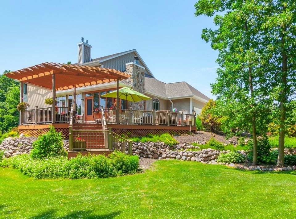 Deck builder Cary, custom decks Cary, deck construction Cary, outdoor living Cary, deck design Cary