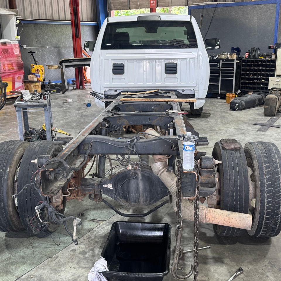 45 tire shop tow truck hydraulic repair