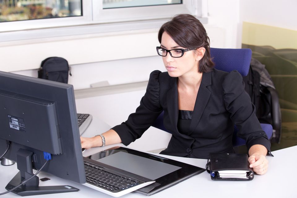 Secretary g97b7be901 1920