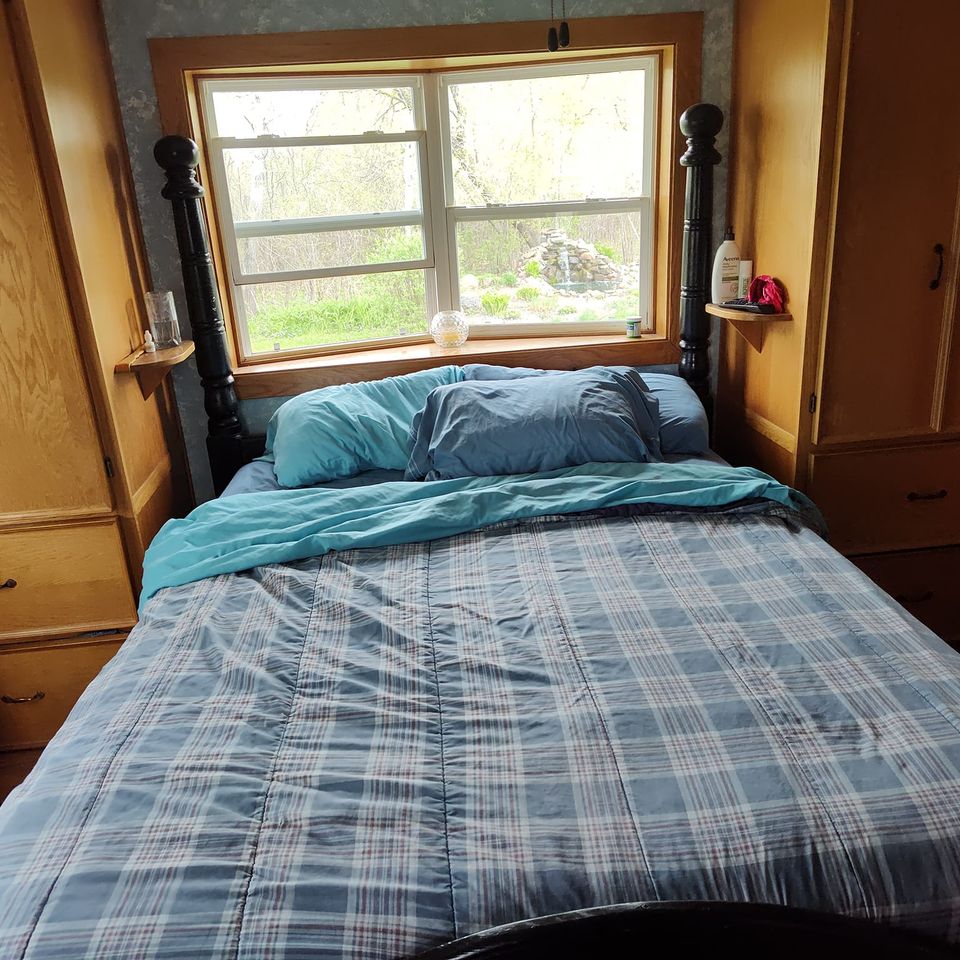 Four poster queen size bed with built in wardrobes and shelves mf
