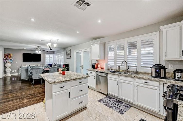 4516 Whelk Place interior