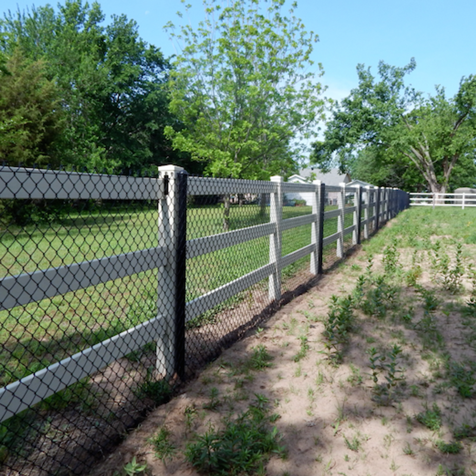 Midland vinyl fence   deck company   tulsa and coweta  oklahoma   vinyl metal wood fence sales and installation   ranch rail   vinyl white ranch rail fence with 3 rails  black chain link20170609 8389 mbra1i