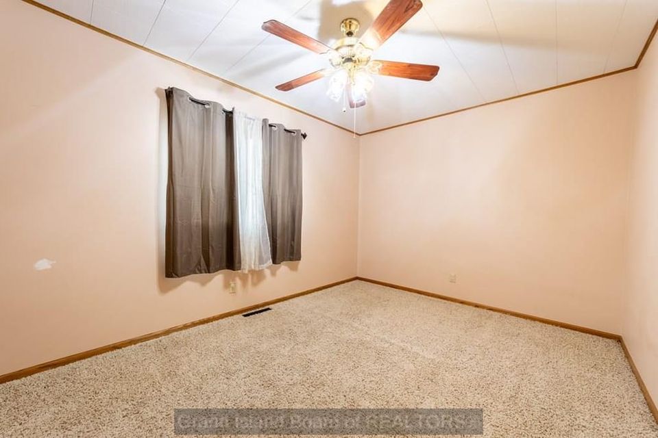 512 e 19th st grand island b 7