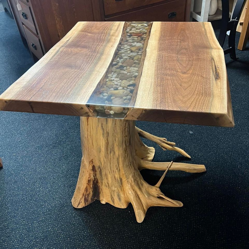 Heirloom Furniture & Gifts custom Amish dining table