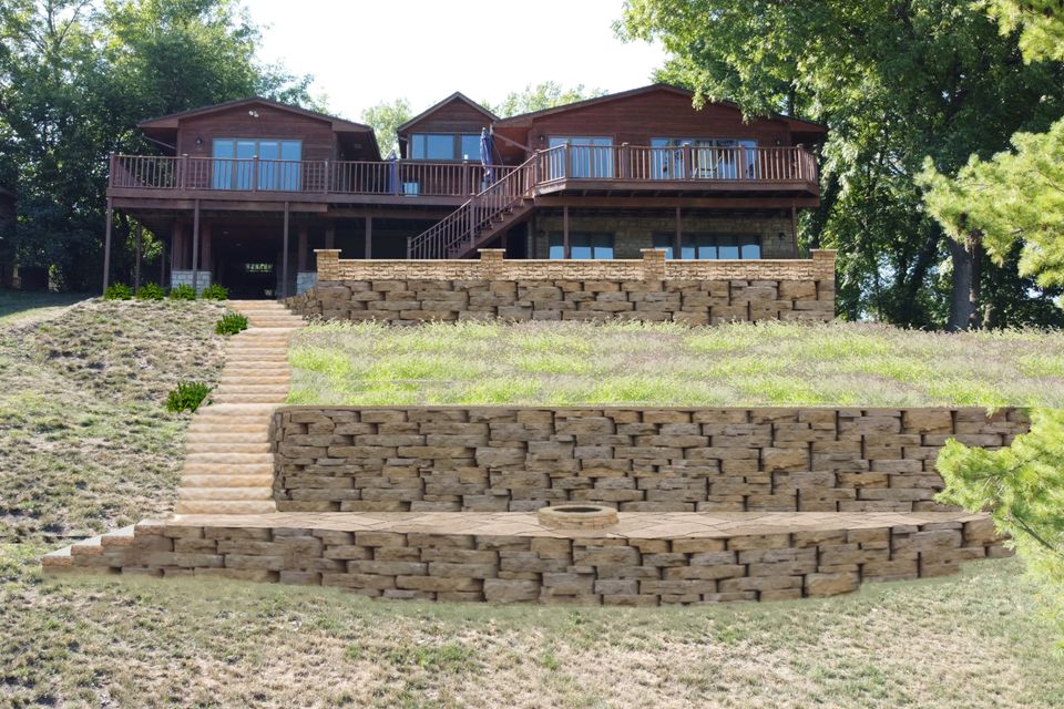 Copy of full view w  outcropping