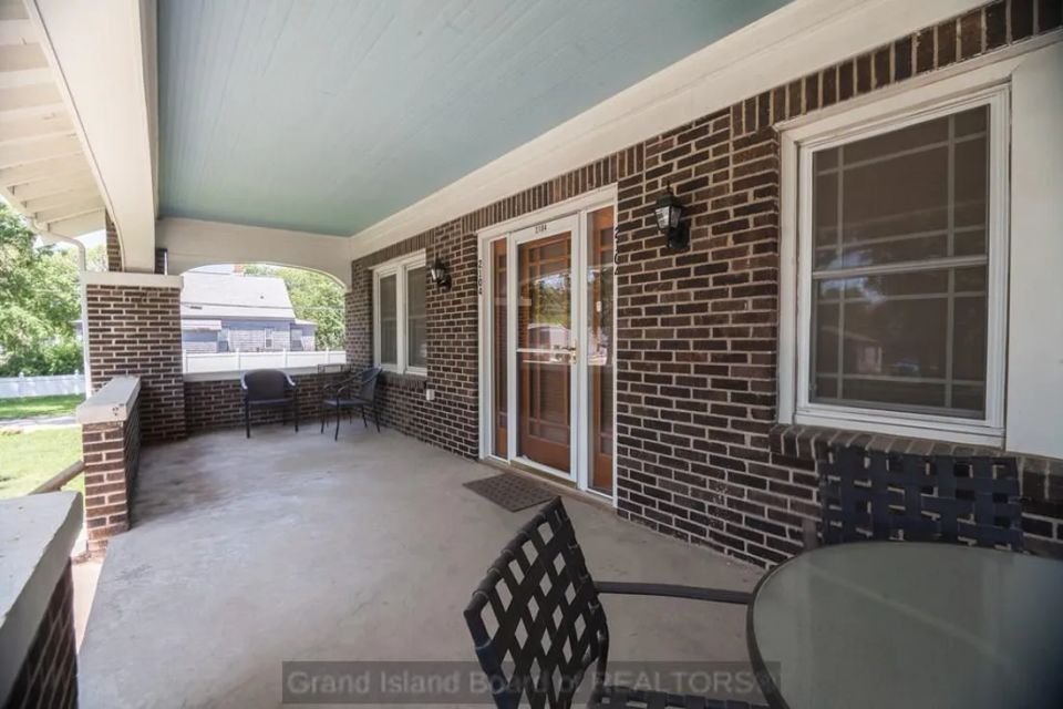 2104 w state st grand island e 1