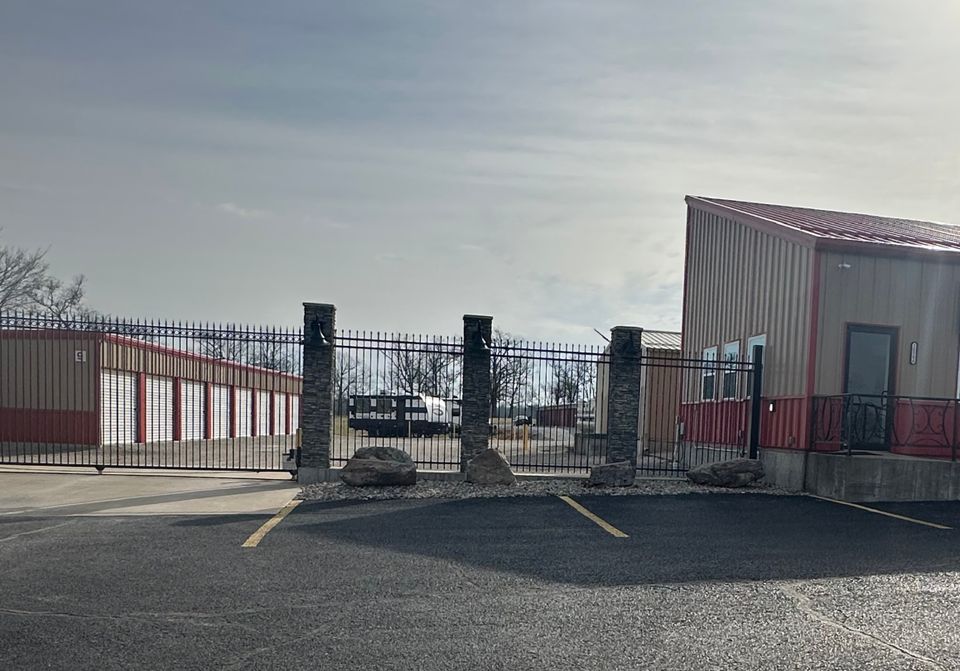 Cassville gated storage