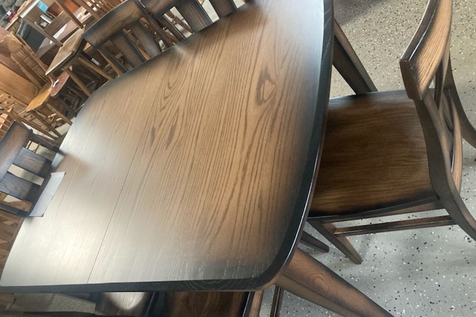 Add dining room 11