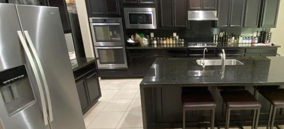Large kitchen   clean and organized