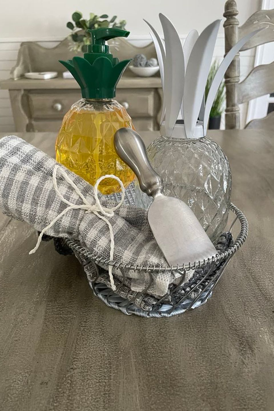 Pineapple mini basket