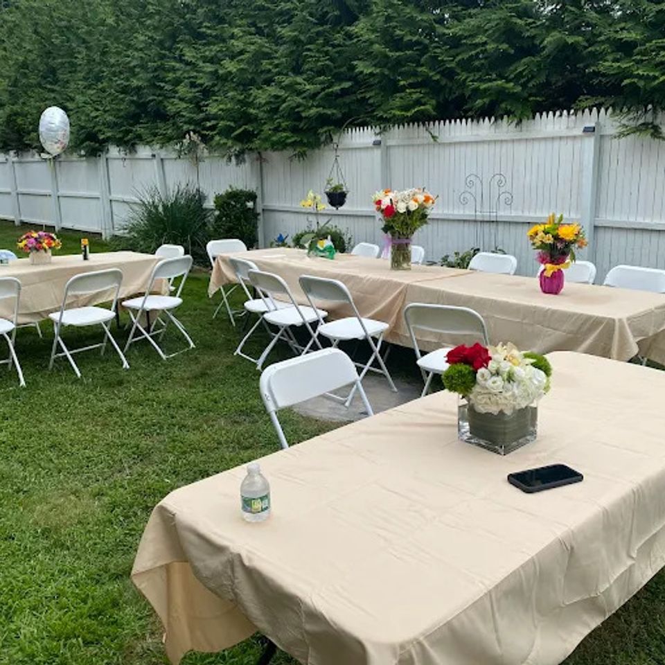 Banquet table