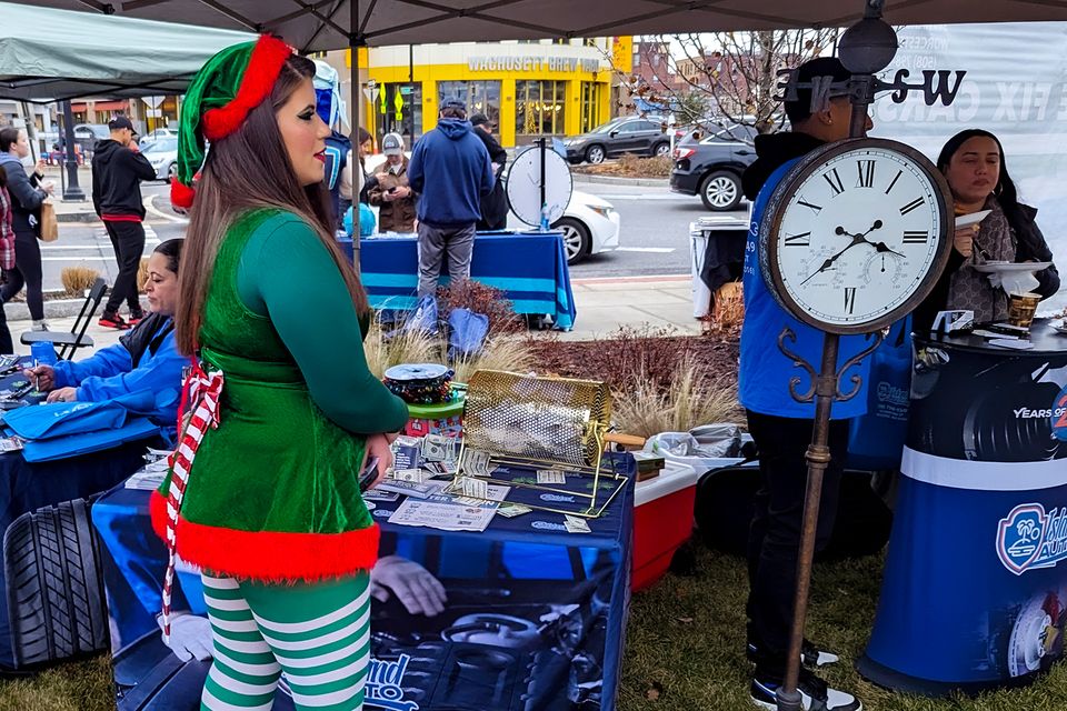 2023 kelley square tree lighting day 19