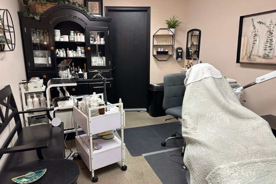 Aspire skin studios room