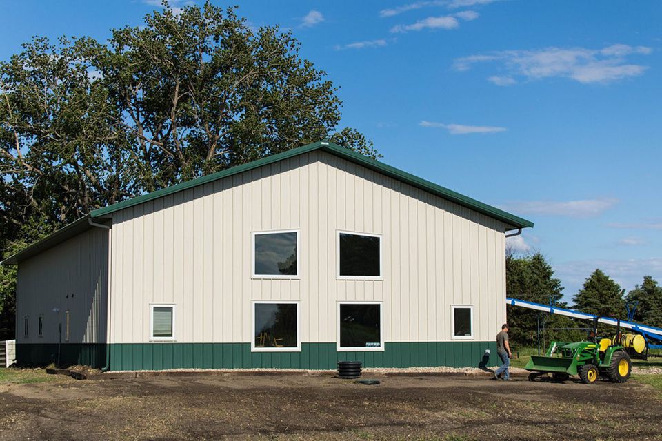Barnodominium steel building