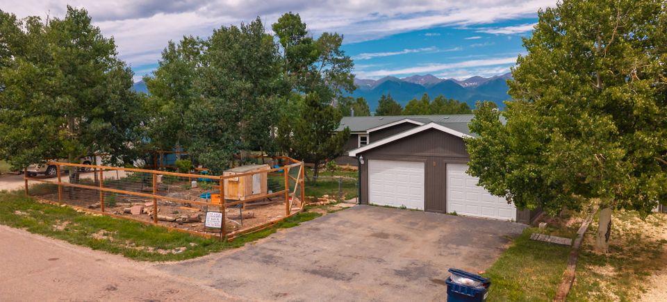 33 web or mls 8 bassick ln 33