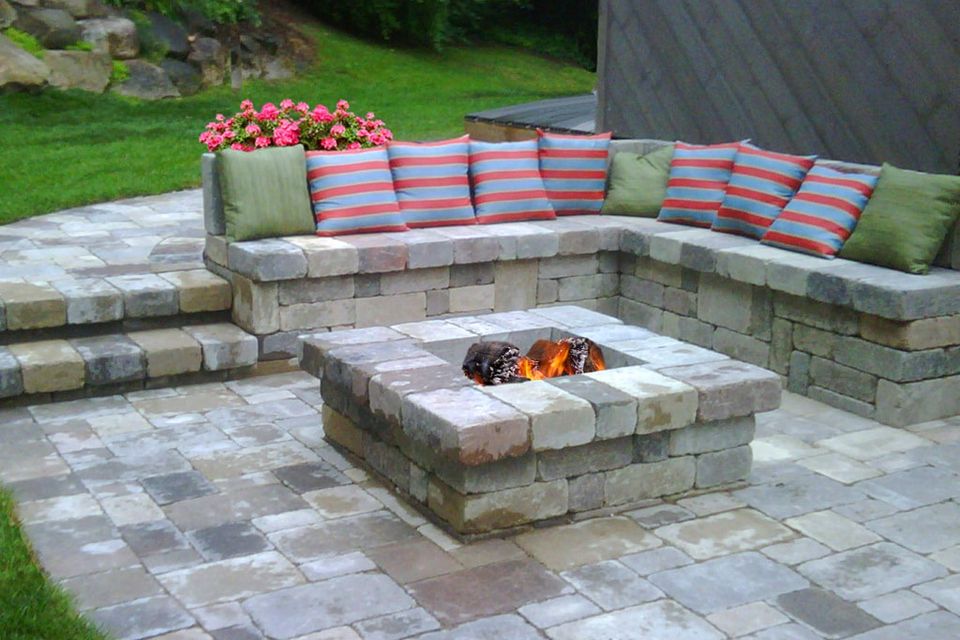 Square firepit and seatwall for web 1 orig