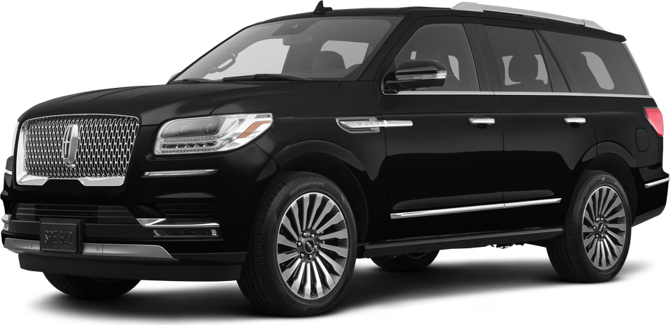 2021 lincoln navigator front 13485 032 1861x903 um cropped