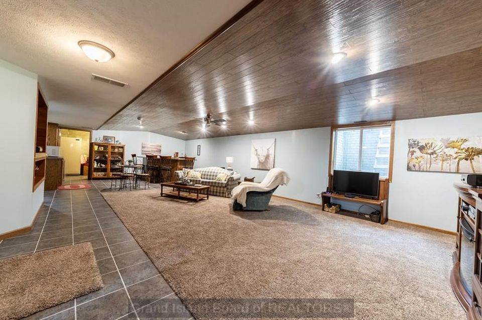 817 esther st fullerton ne c 5
