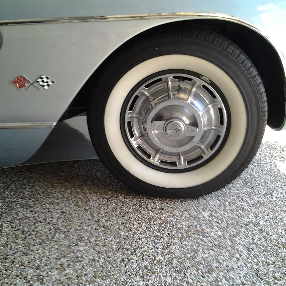 Close-up of an EverStone decorative stone garage floor.