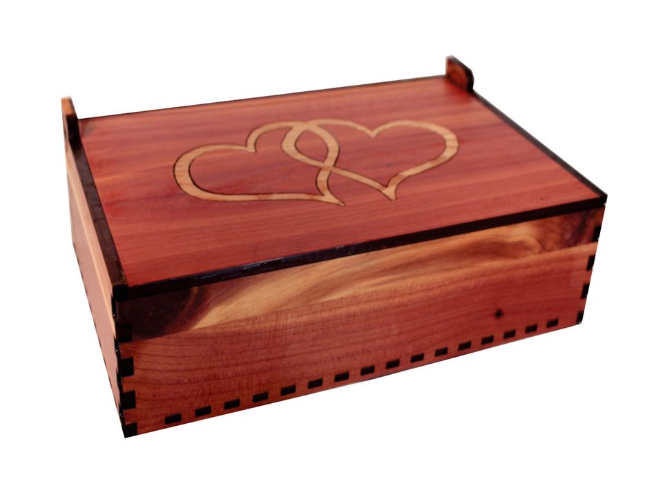 Box   2023 09 17   keepsake   05   redwood   heartswbbc