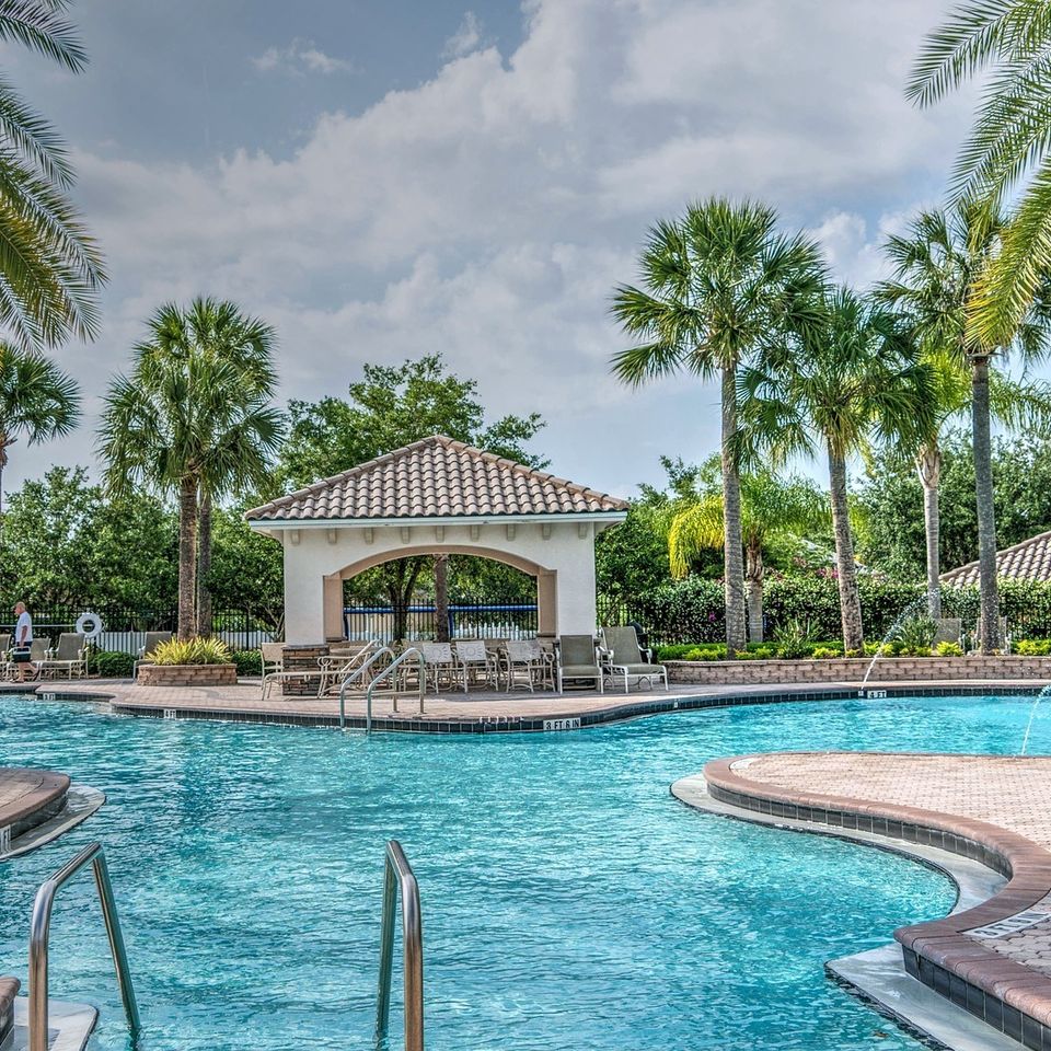 Resort e831b10f28 1920