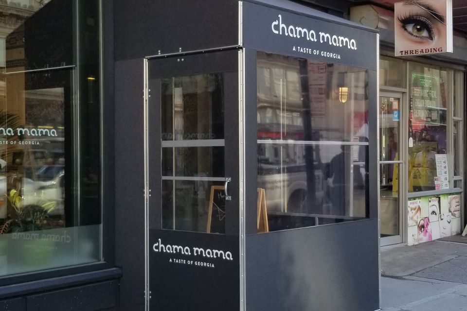 Chama Mama, Manhattan. Branded seasonal vestibule.