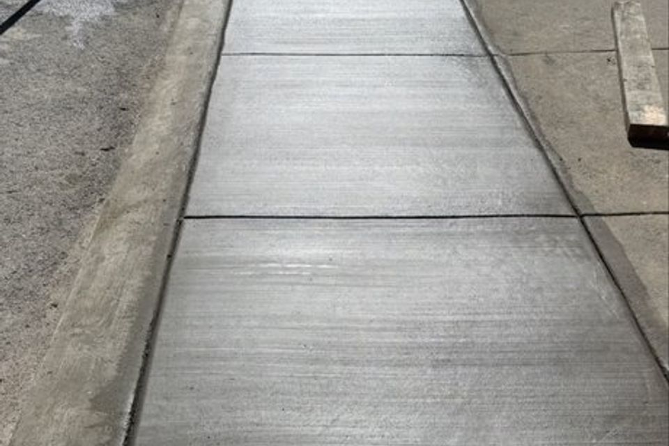 O (4)