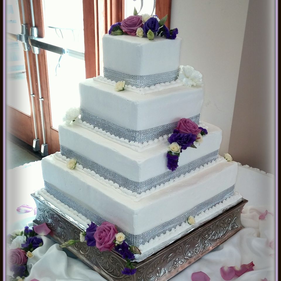 Wed cake 14120180617 9393 1cbhxvb