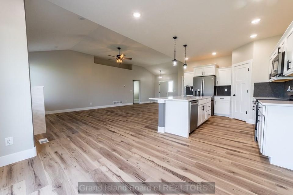 3760 lilac ln grand island  ne 68803 b 3