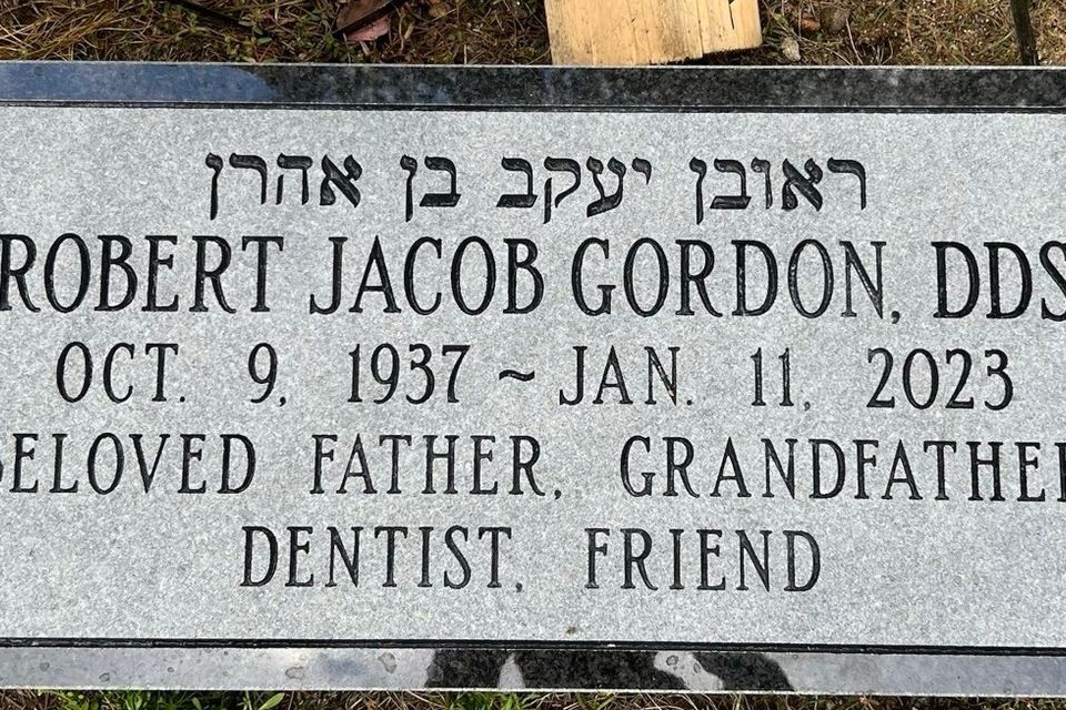 Robert gordon memorial