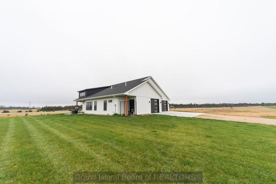 696 8th ave st. paul  ne 68873 d 7