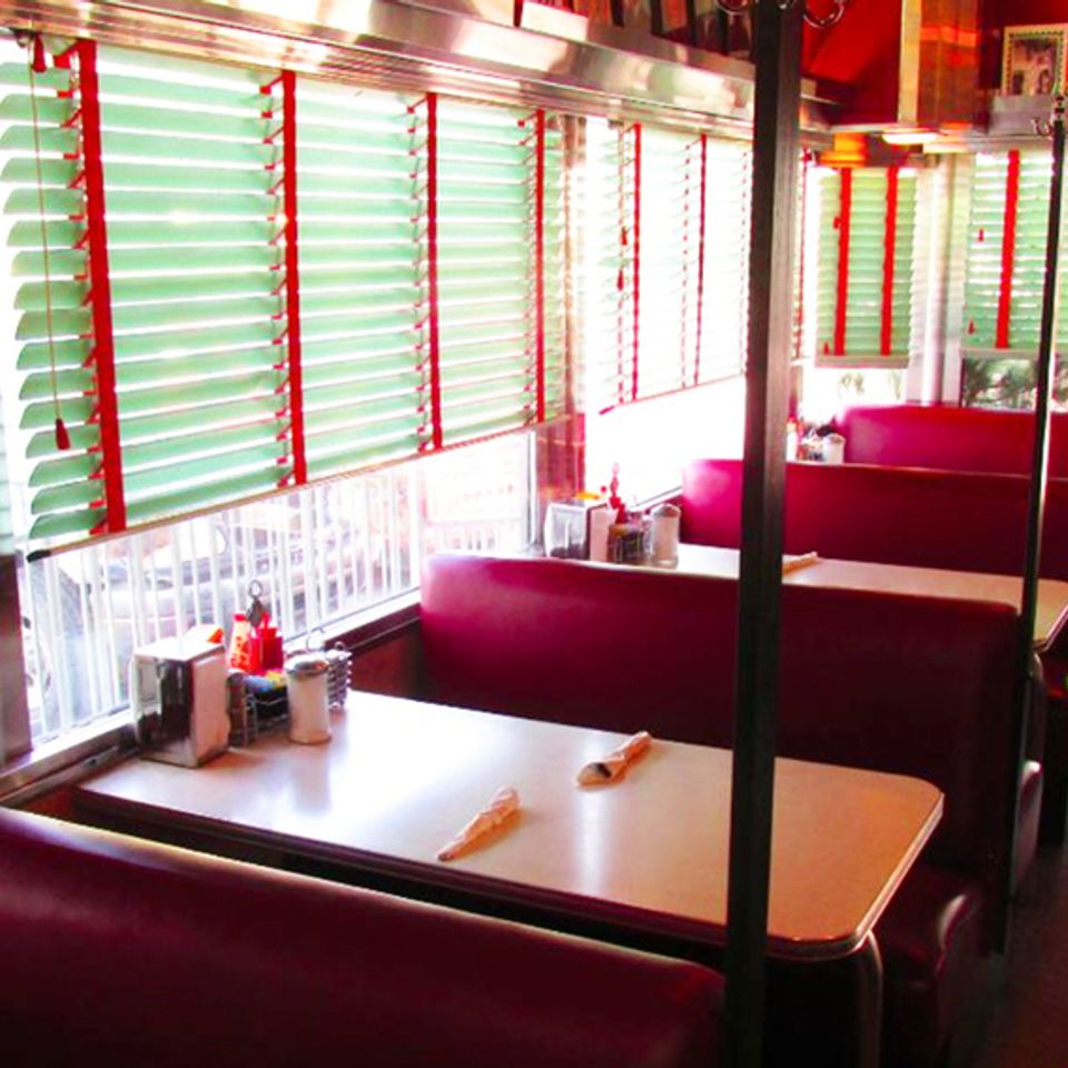 Diner interior20170408 11856 19njd6z