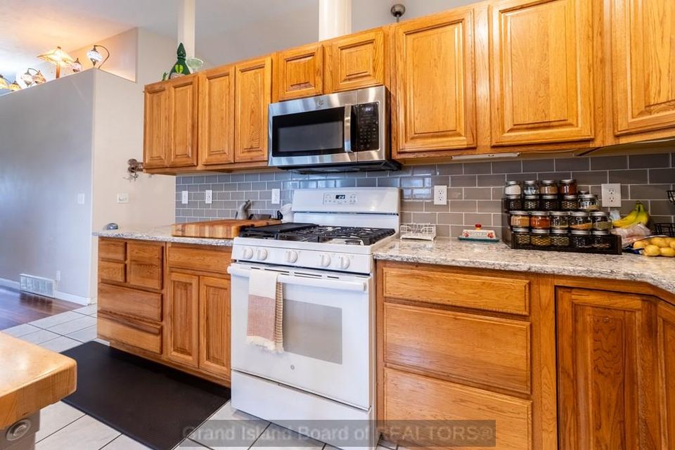 15 via trivoli grand island  ne 68803 a 5