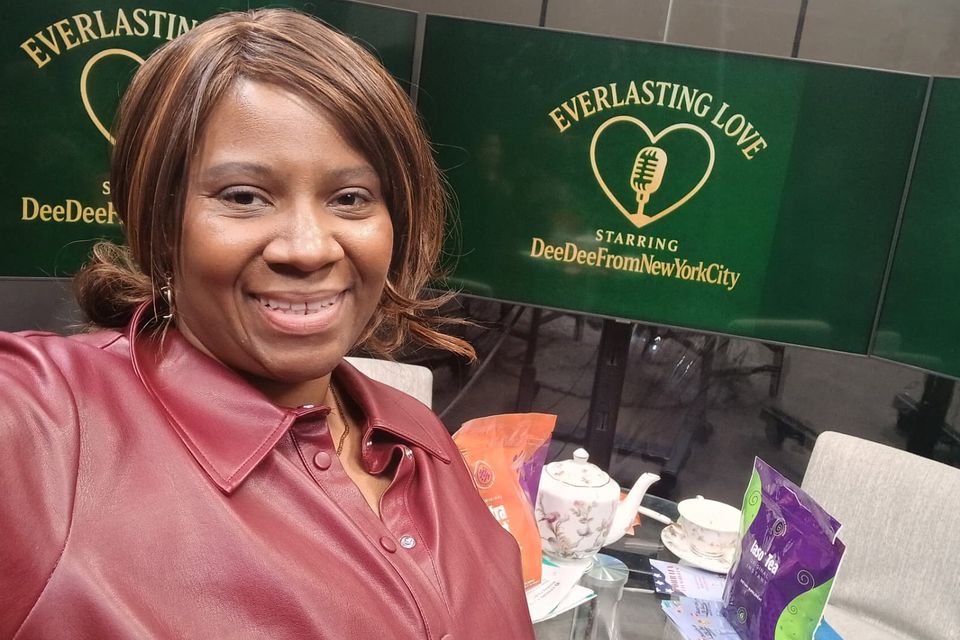 Dee dee   host of everlasting love podcast selfie on the set 