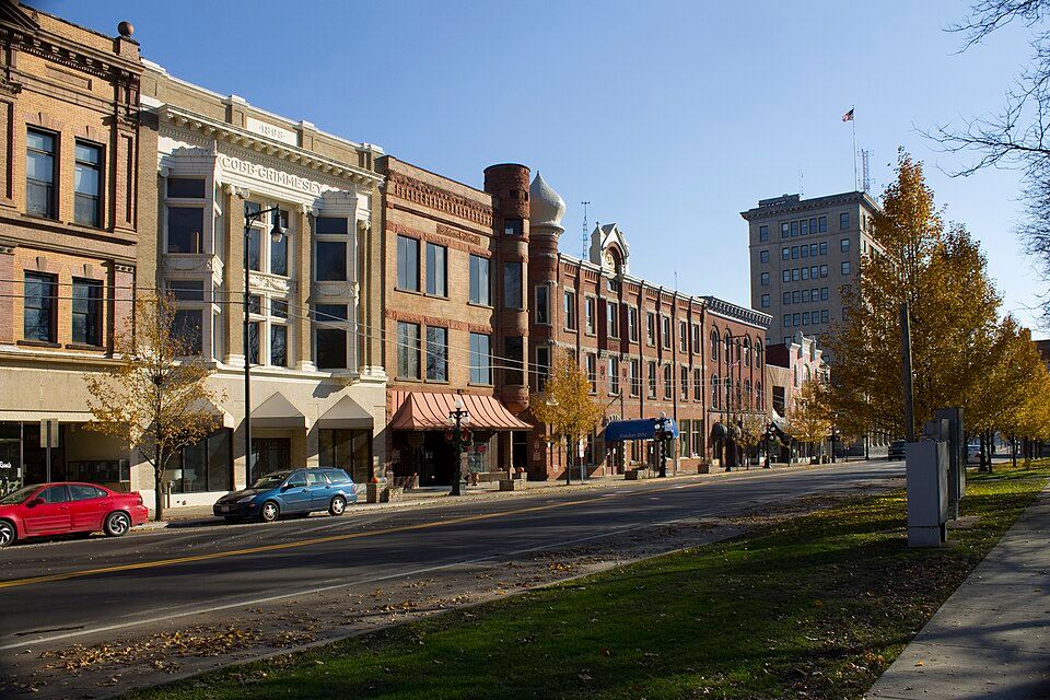 Warrenoh downtown